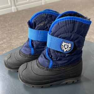 Kamik Toddler snow boots - size 8